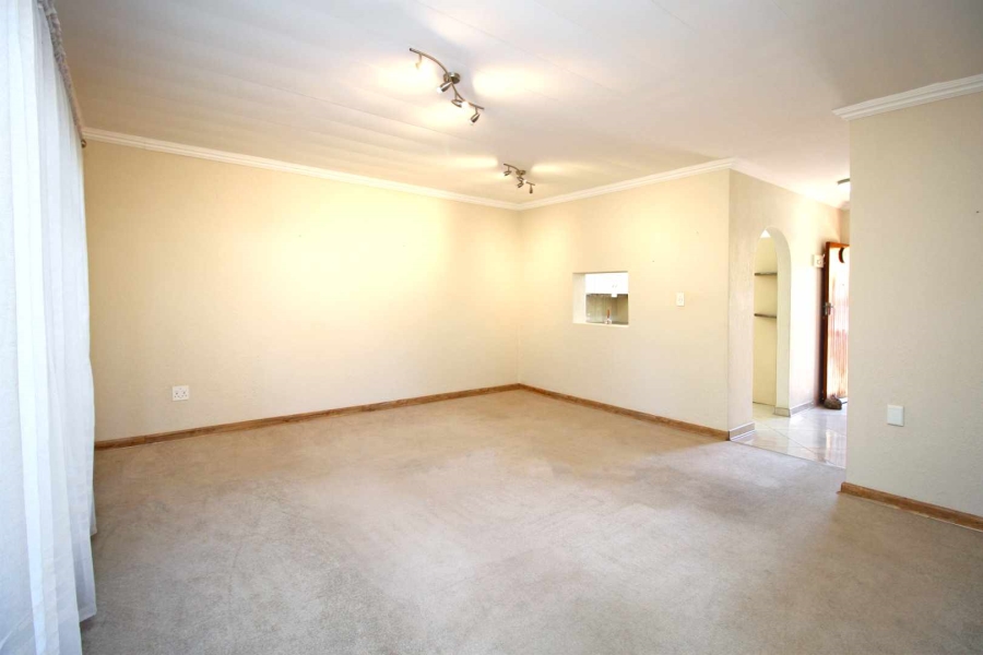 2 Bedroom Property for Sale in Greenhills Gauteng