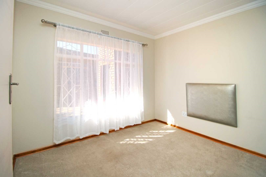 2 Bedroom Property for Sale in Greenhills Gauteng