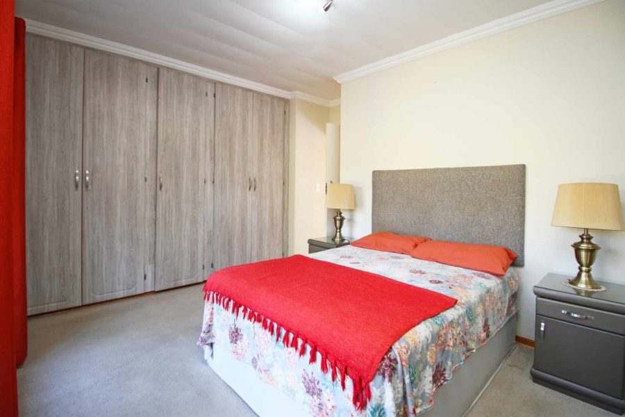 2 Bedroom Property for Sale in Greenhills Gauteng