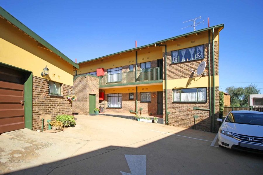 2 Bedroom Property for Sale in Greenhills Gauteng