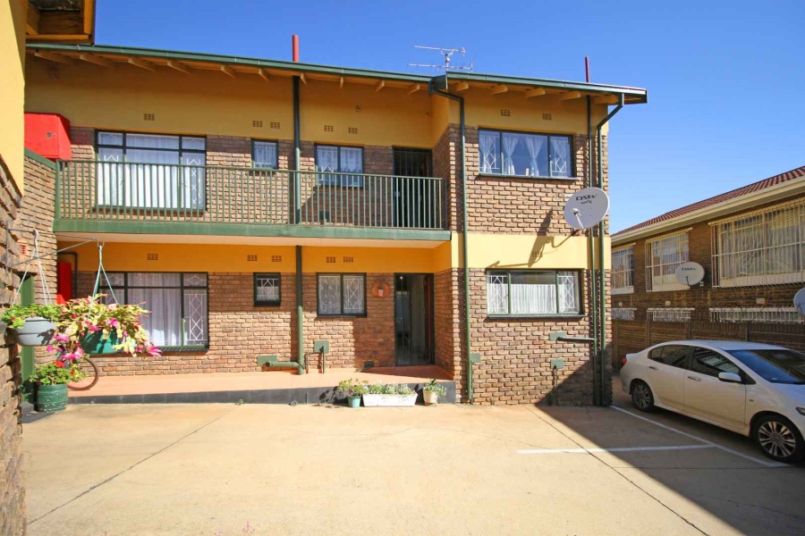 2 Bedroom Property for Sale in Greenhills Gauteng