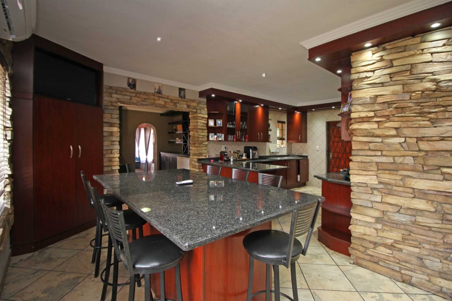 4 Bedroom Property for Sale in Randpoort Gauteng