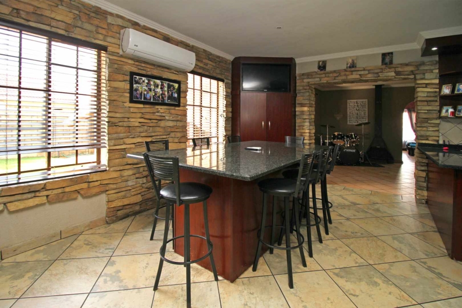 4 Bedroom Property for Sale in Randpoort Gauteng
