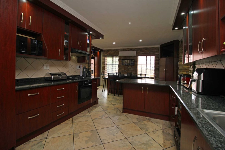4 Bedroom Property for Sale in Randpoort Gauteng