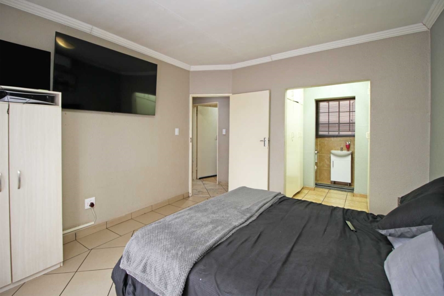 4 Bedroom Property for Sale in Randpoort Gauteng