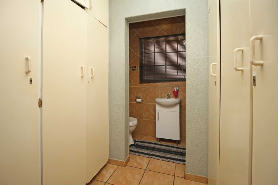 4 Bedroom Property for Sale in Randpoort Gauteng