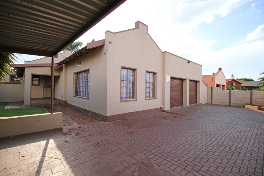 4 Bedroom Property for Sale in Randpoort Gauteng