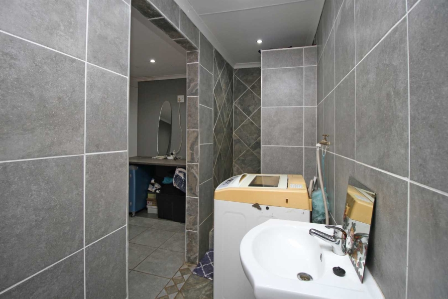 4 Bedroom Property for Sale in Randpoort Gauteng
