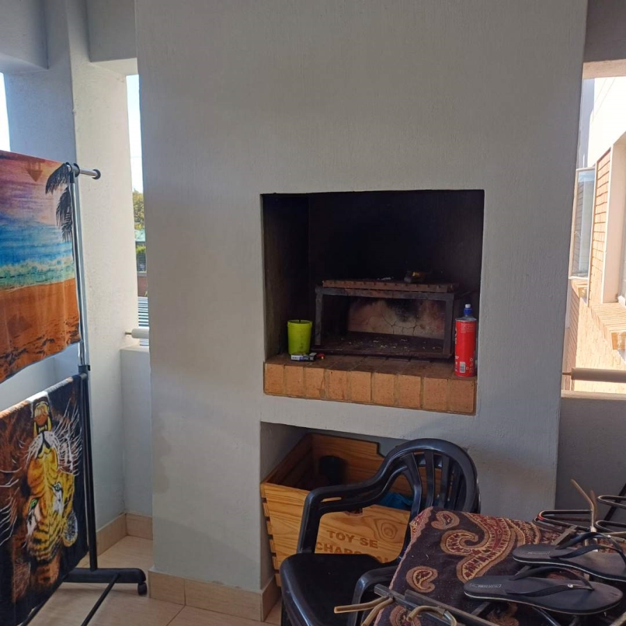 2 Bedroom Property for Sale in Moregloed Gauteng