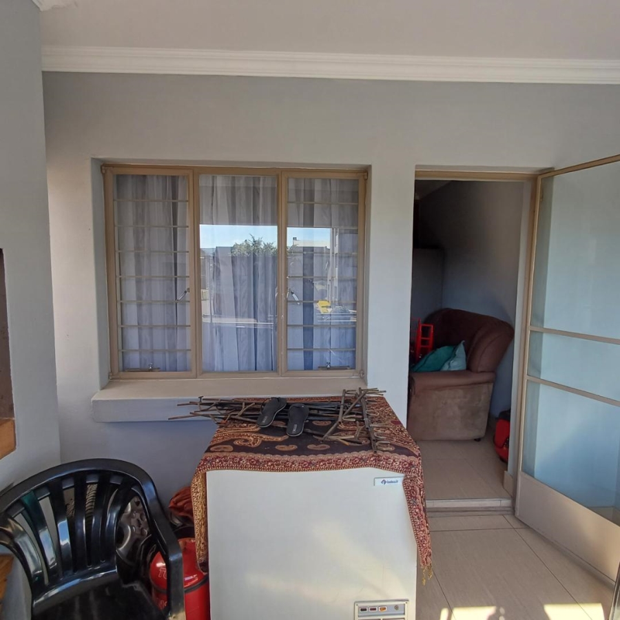 2 Bedroom Property for Sale in Moregloed Gauteng