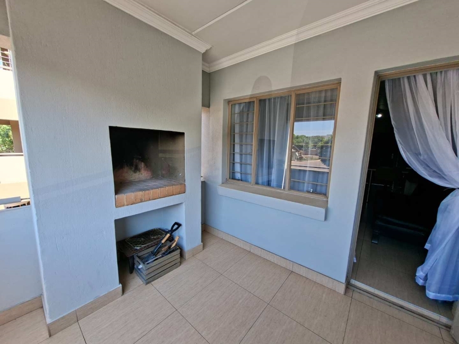 2 Bedroom Property for Sale in Moregloed Gauteng