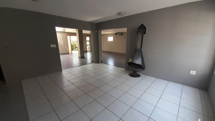 3 Bedroom Property for Sale in Glen Marais Gauteng