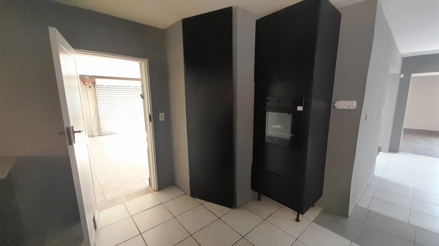 3 Bedroom Property for Sale in Glen Marais Gauteng