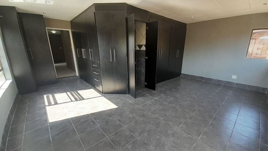 3 Bedroom Property for Sale in Glen Marais Gauteng