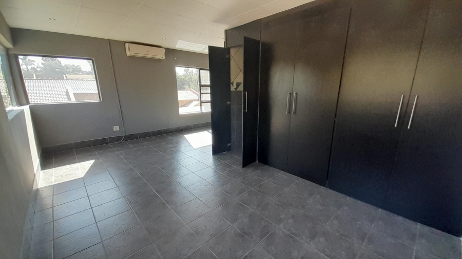 3 Bedroom Property for Sale in Glen Marais Gauteng