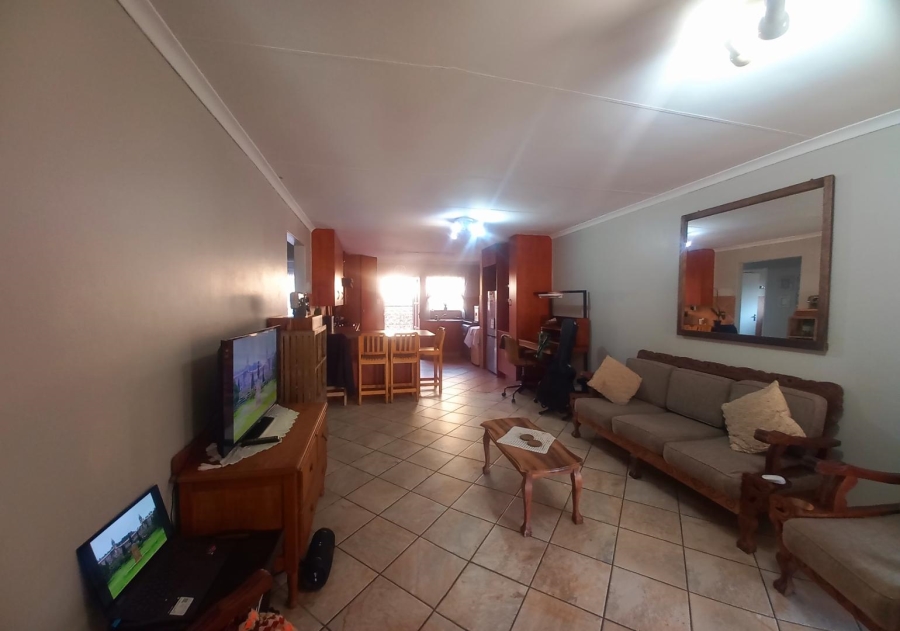 3 Bedroom Property for Sale in Bonaero Park Gauteng