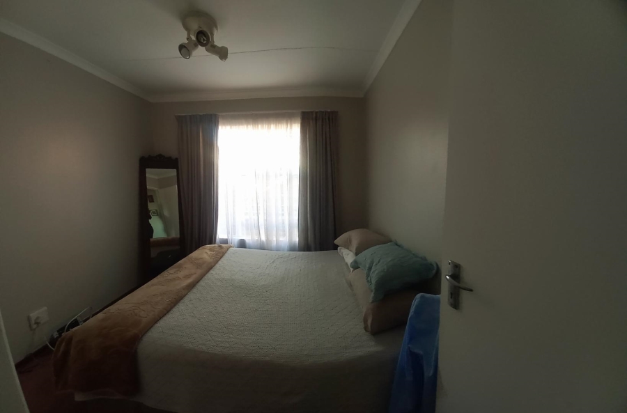 3 Bedroom Property for Sale in Bonaero Park Gauteng