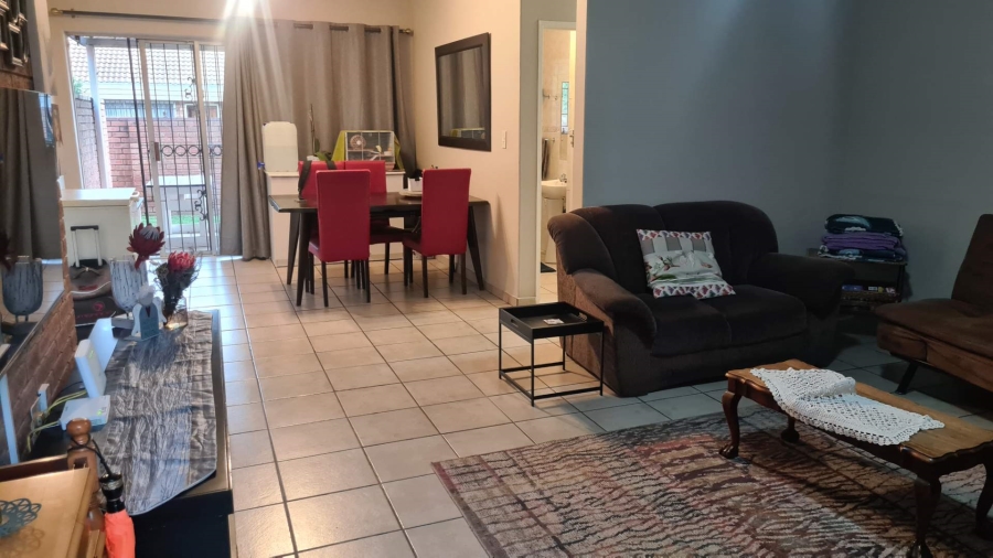 2 Bedroom Property for Sale in Faerie Glen Gauteng