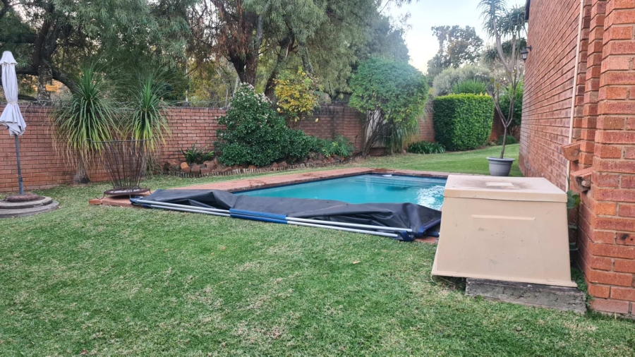 2 Bedroom Property for Sale in Faerie Glen Gauteng