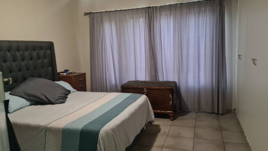 2 Bedroom Property for Sale in Faerie Glen Gauteng