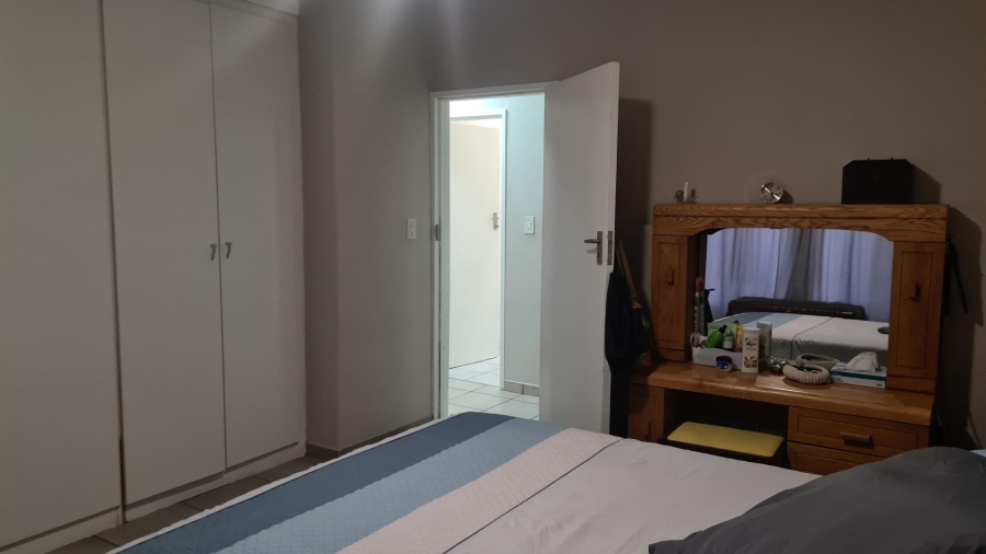 2 Bedroom Property for Sale in Faerie Glen Gauteng
