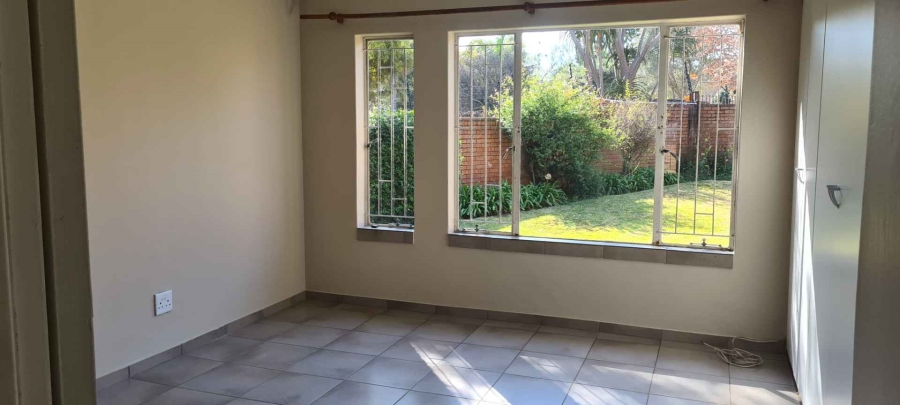 2 Bedroom Property for Sale in Faerie Glen Gauteng