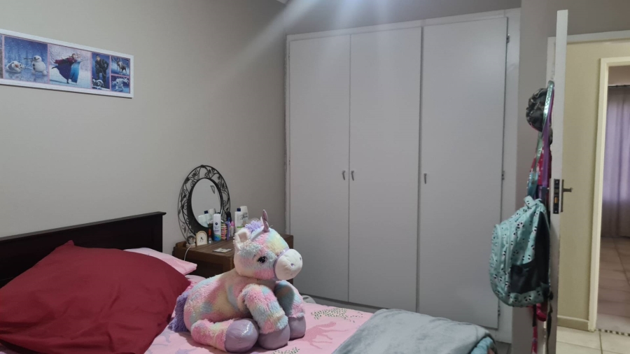 2 Bedroom Property for Sale in Faerie Glen Gauteng
