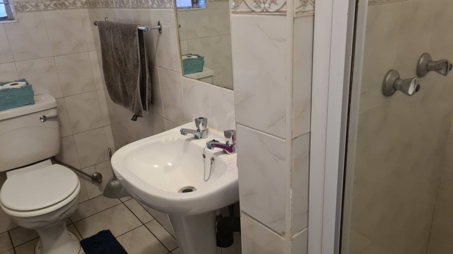 2 Bedroom Property for Sale in Faerie Glen Gauteng