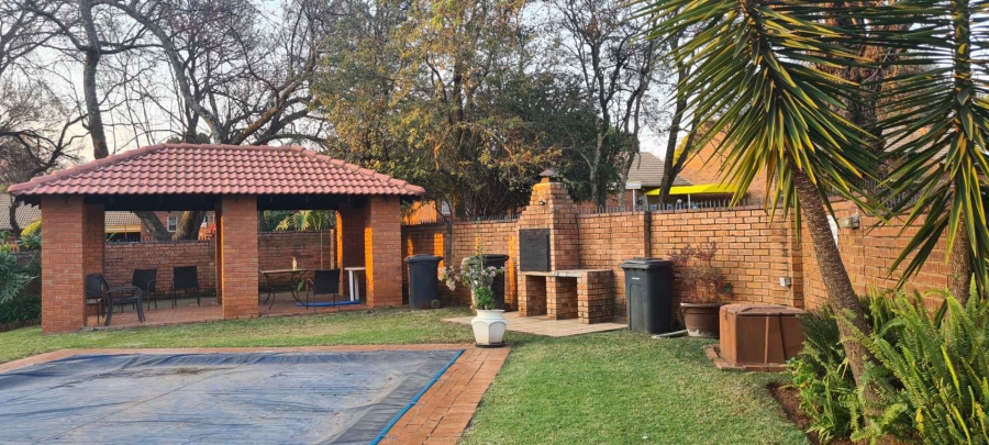 2 Bedroom Property for Sale in Faerie Glen Gauteng