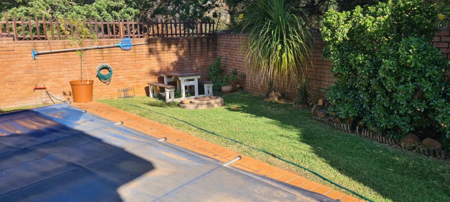 2 Bedroom Property for Sale in Faerie Glen Gauteng