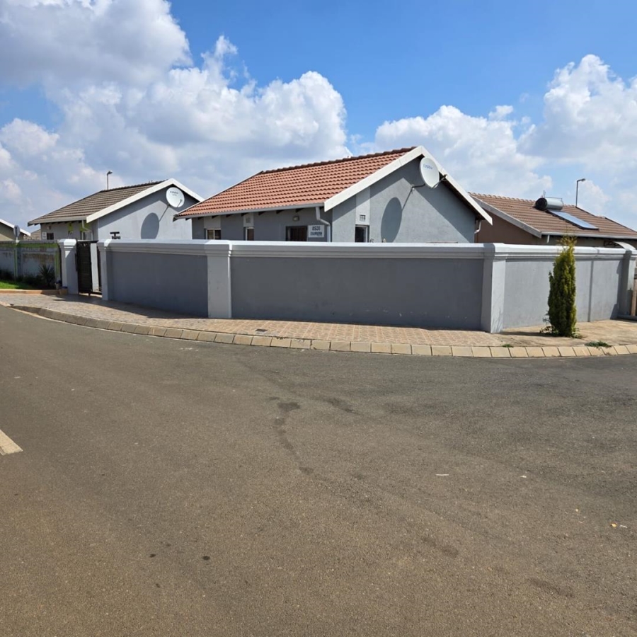 2 Bedroom Property for Sale in Windmill Park Gauteng