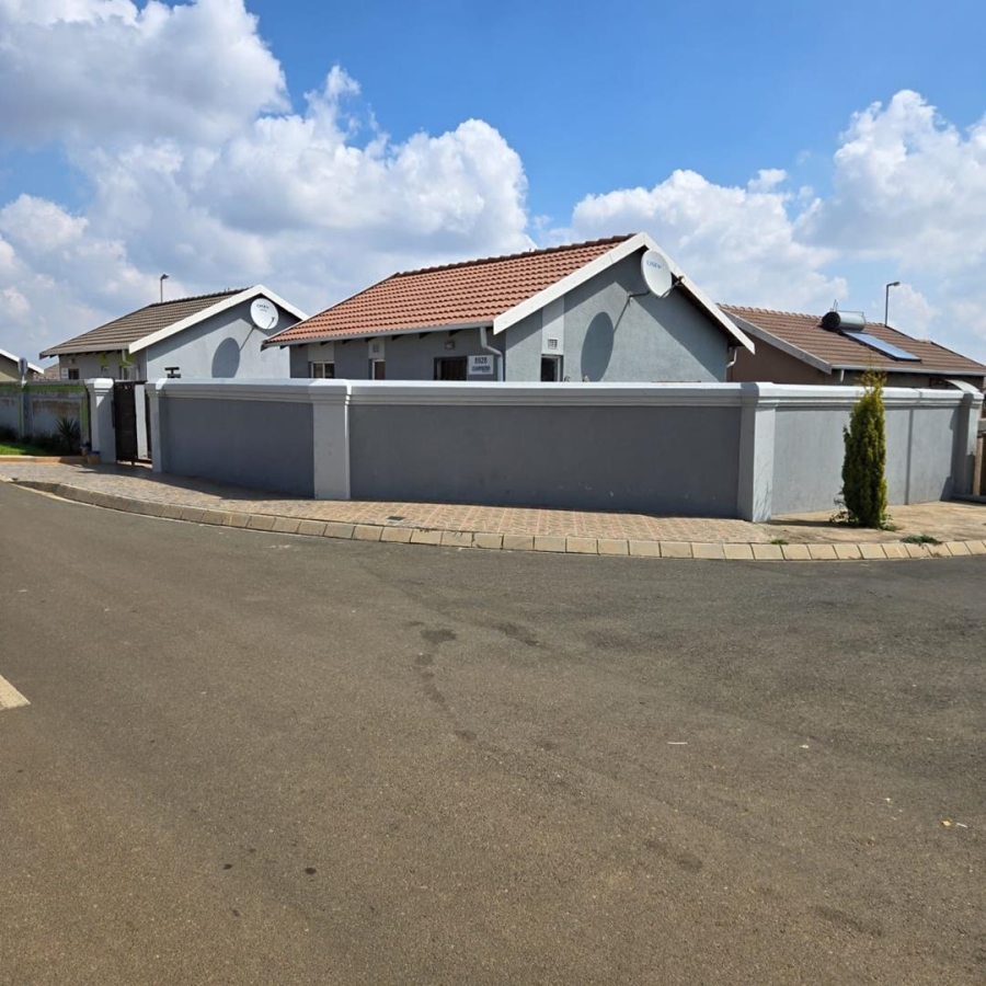 2 Bedroom Property for Sale in Windmill Park Gauteng