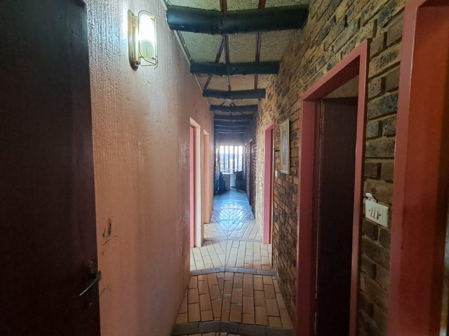 4 Bedroom Property for Sale in Glenvista Gauteng
