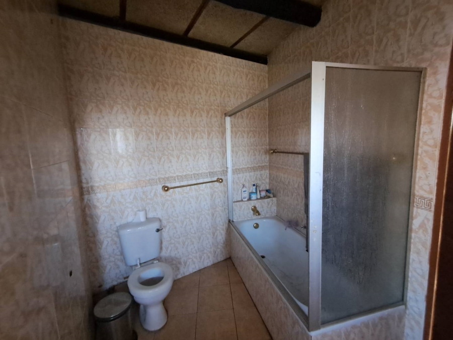 4 Bedroom Property for Sale in Glenvista Gauteng