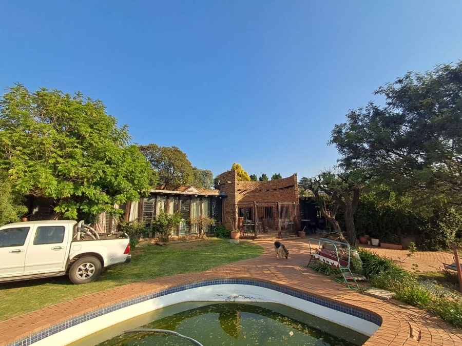4 Bedroom Property for Sale in Glenvista Gauteng