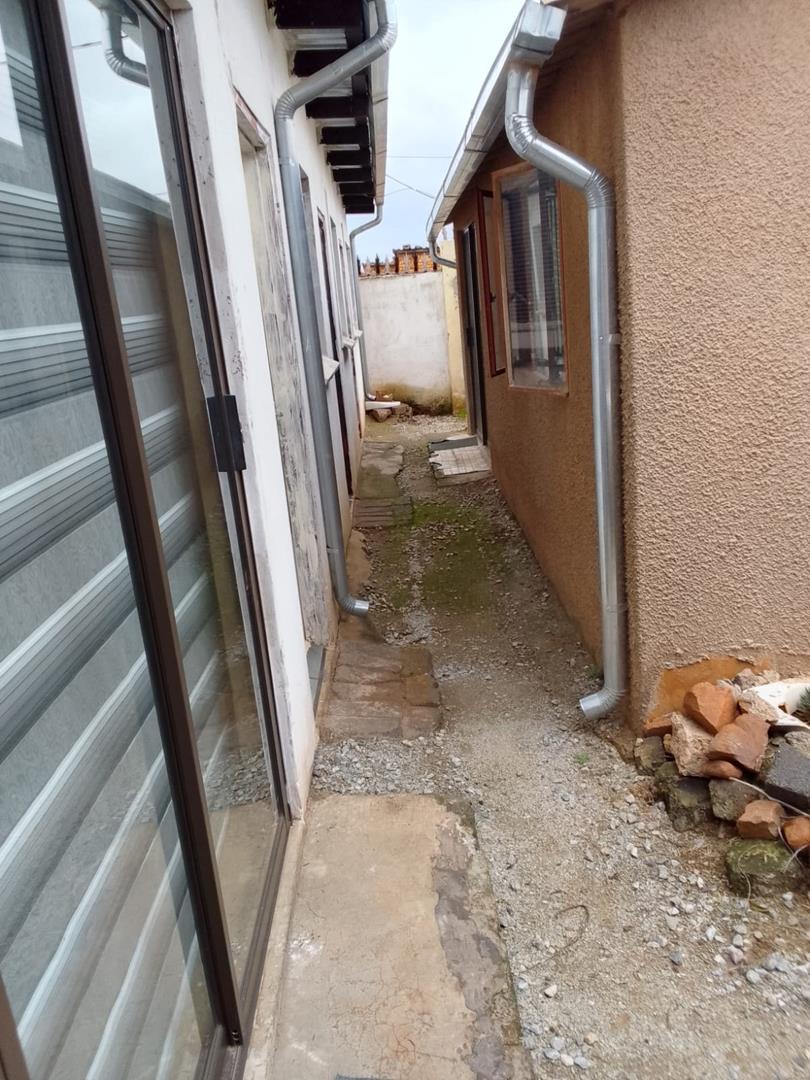 6 Bedroom Property for Sale in Thulani Gauteng