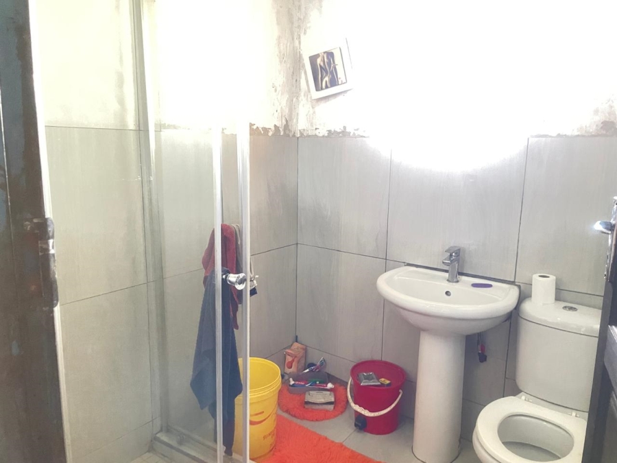 6 Bedroom Property for Sale in Thulani Gauteng