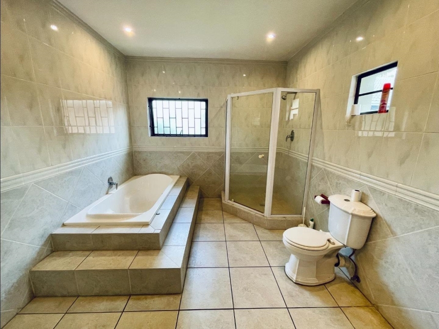 5 Bedroom Property for Sale in Meyersdal Gauteng