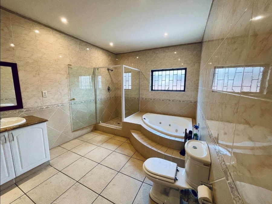 5 Bedroom Property for Sale in Meyersdal Gauteng