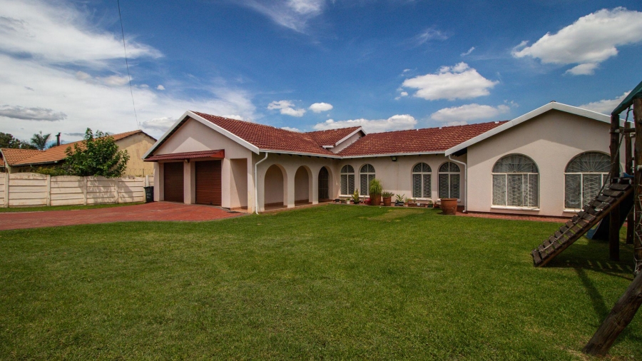 3 Bedroom Property for Sale in Bakerton Gauteng