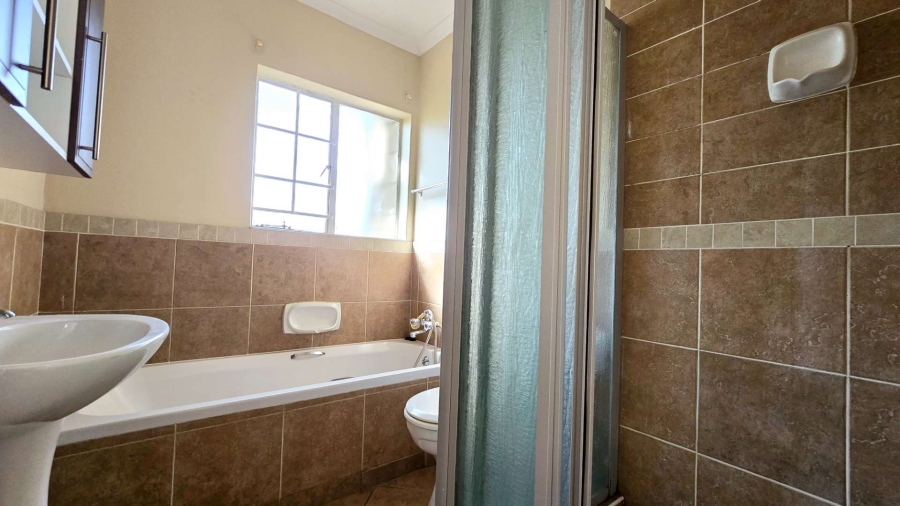 2 Bedroom Property for Sale in Mooikloof Ridge Gauteng