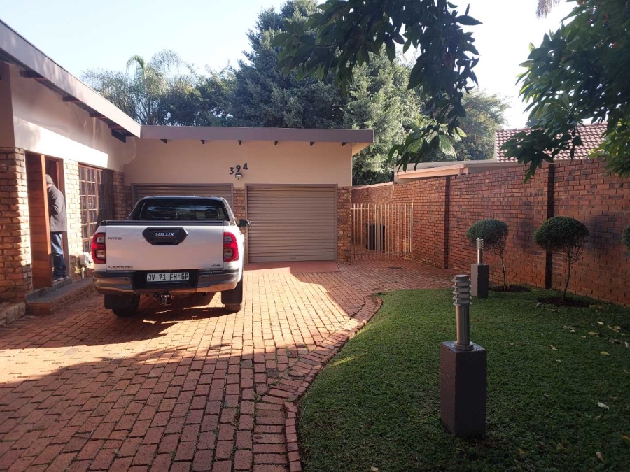4 Bedroom Property for Sale in Sinoville Gauteng