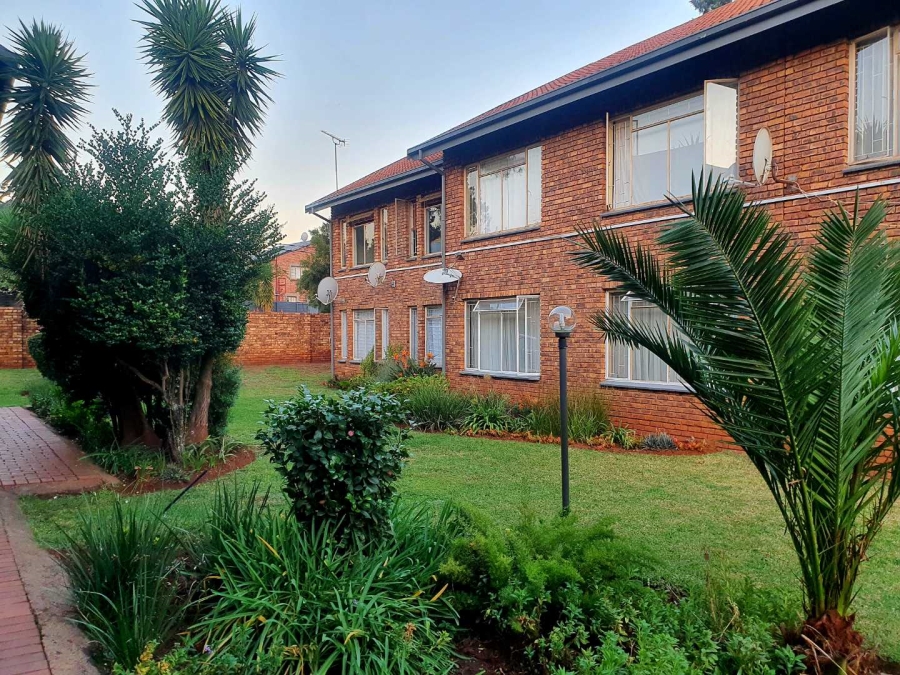 To Let 2 Bedroom Property for Rent in Clubview Gauteng