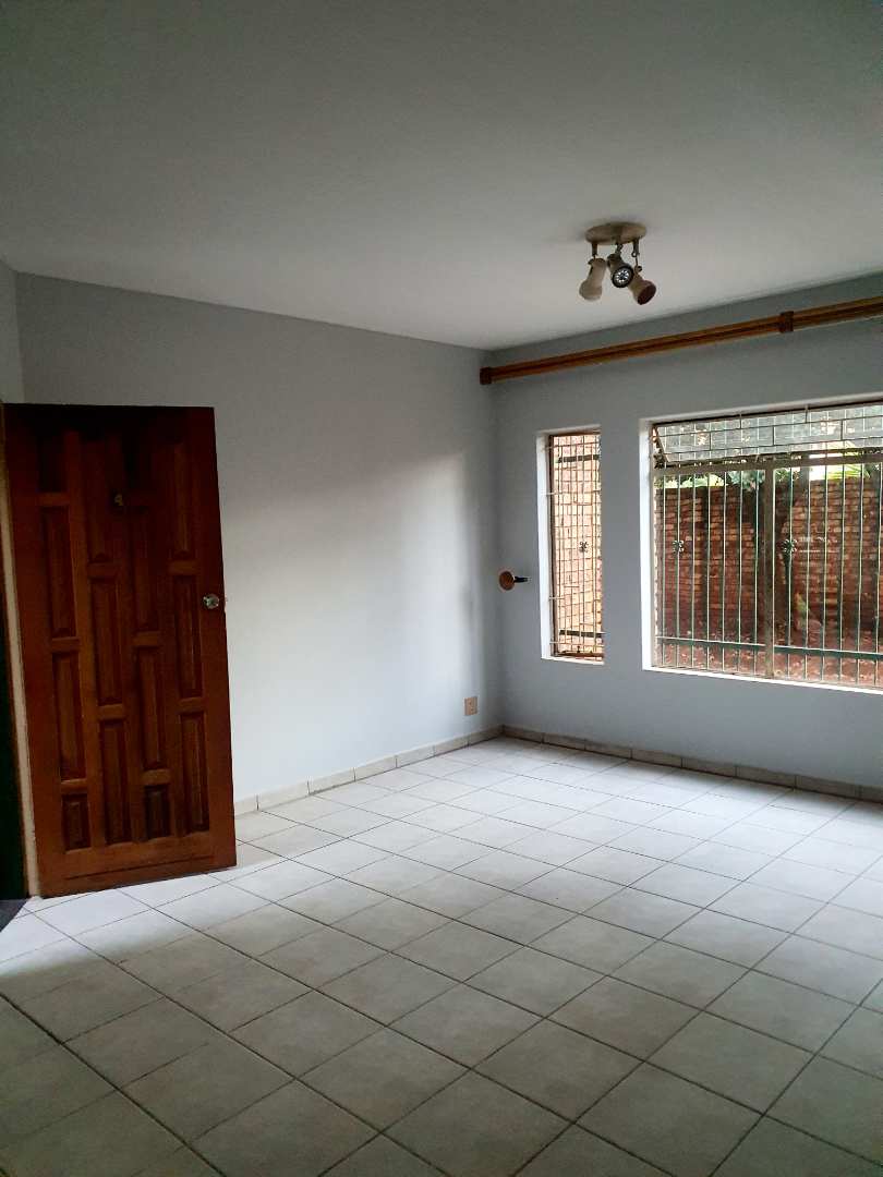 To Let 2 Bedroom Property for Rent in Clubview Gauteng