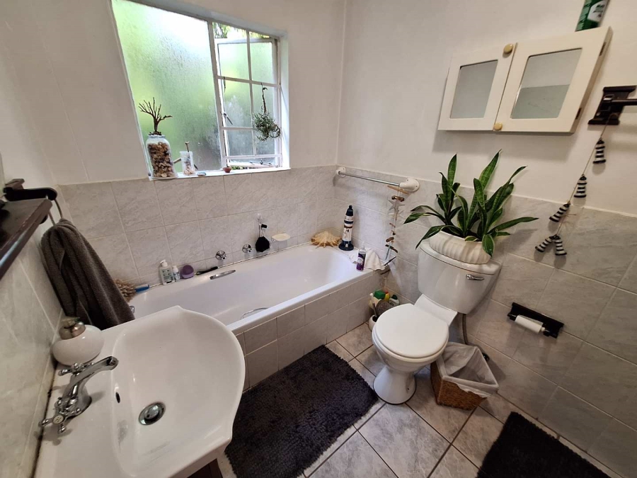 To Let 3 Bedroom Property for Rent in Weltevreden Park Gauteng