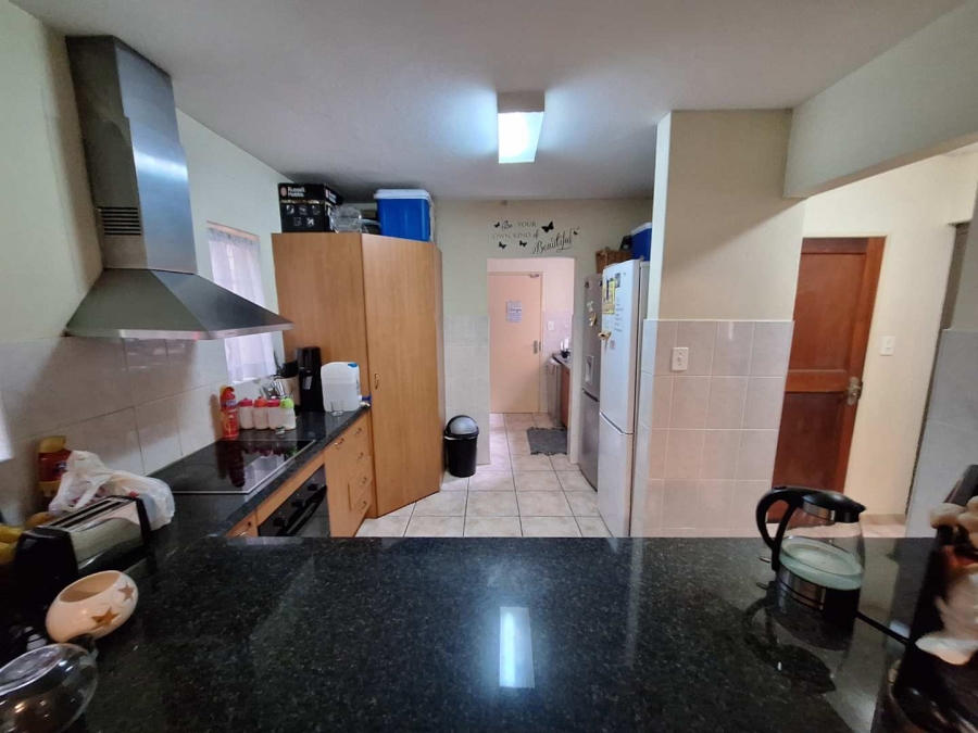 To Let 3 Bedroom Property for Rent in Weltevreden Park Gauteng
