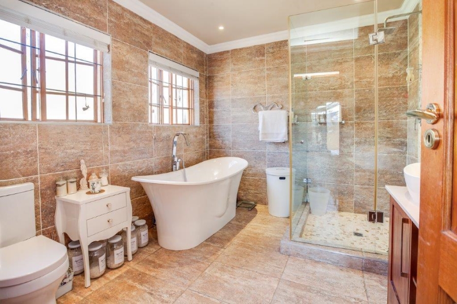 To Let 3 Bedroom Property for Rent in Douglasdale Gauteng
