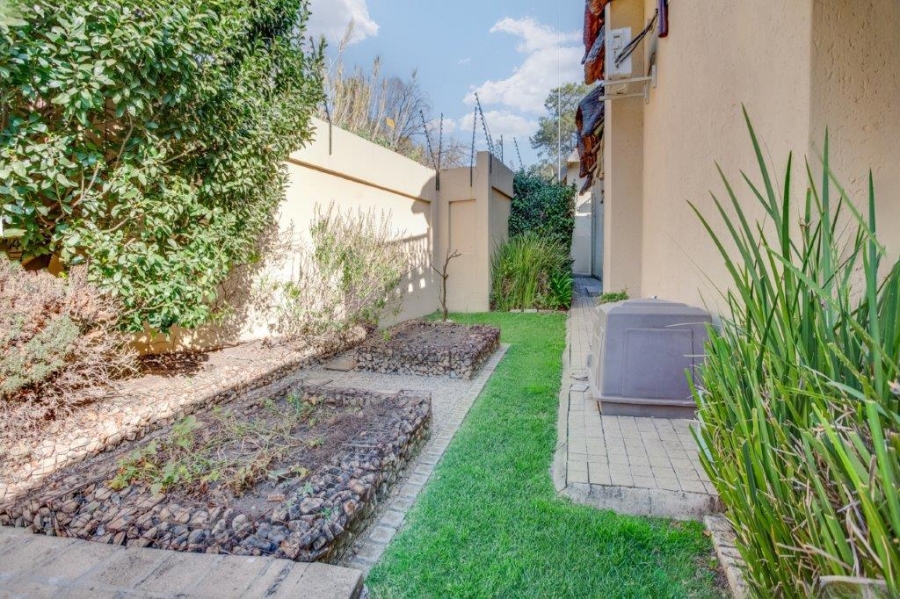 To Let 3 Bedroom Property for Rent in Douglasdale Gauteng