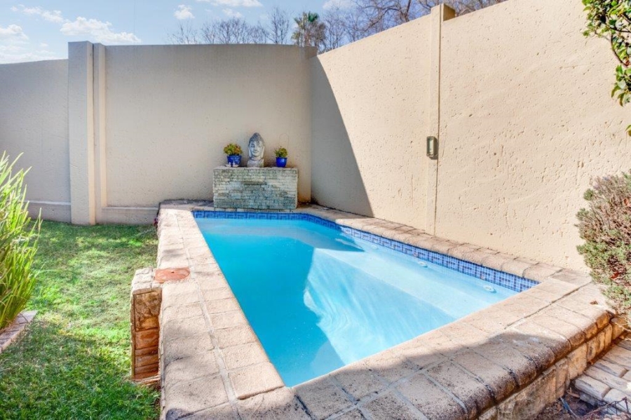 To Let 3 Bedroom Property for Rent in Douglasdale Gauteng