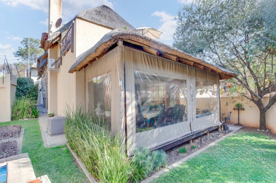 To Let 3 Bedroom Property for Rent in Douglasdale Gauteng
